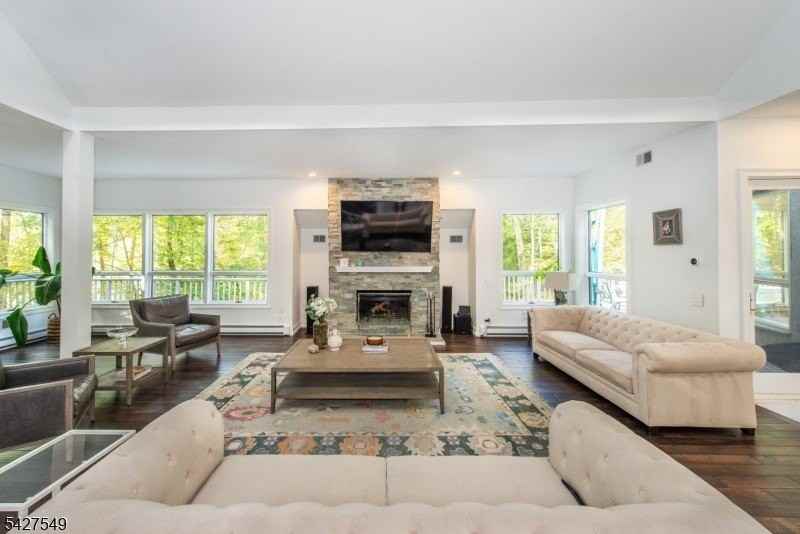 4 Springwood Ter - Photo 4 of 38