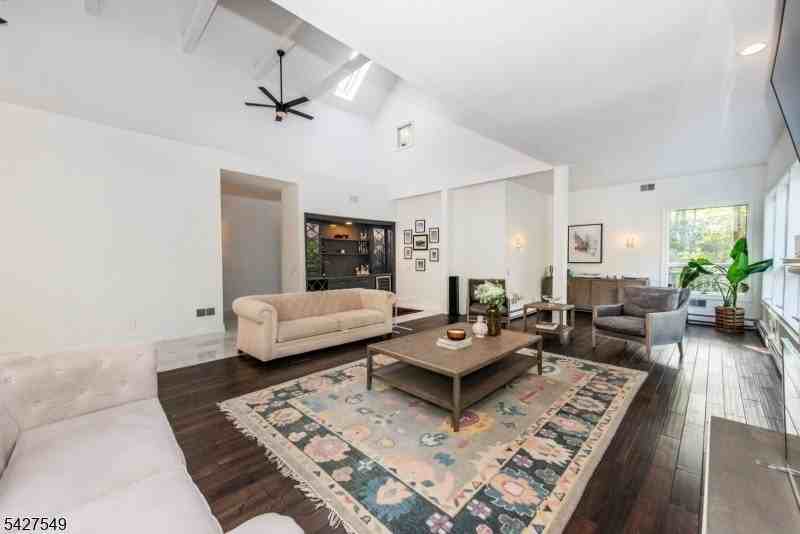 4 Springwood Ter - Photo 5 of 38