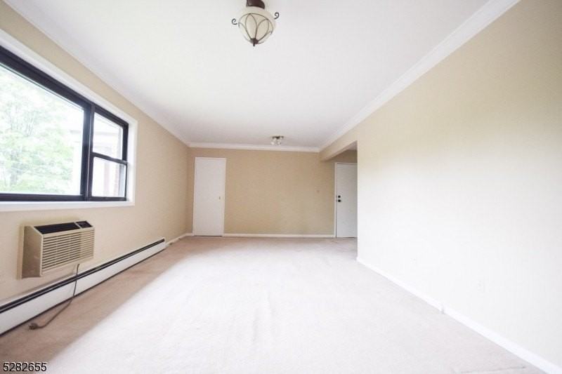1 Colonial Dr Apt B #1B - Photo 4 of 9