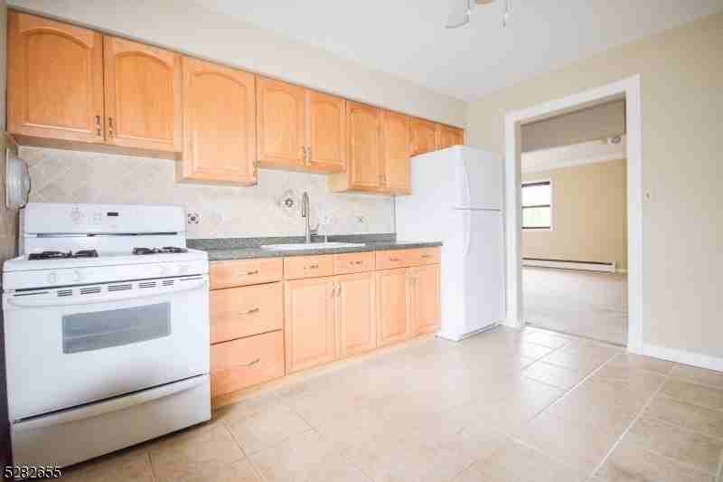 1 Colonial Dr Apt B #1B - Photo 5 of 9