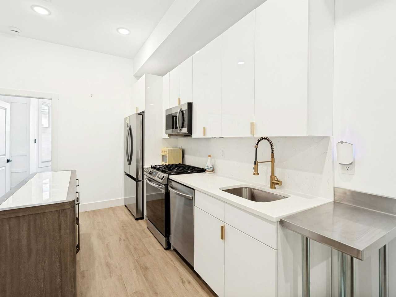 234 Webster Ave #1L - Photo 6 of 25