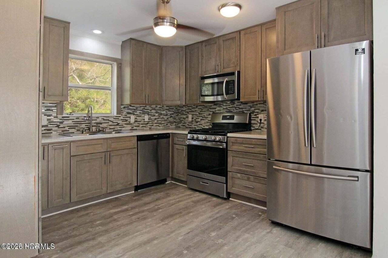 63 Jesse Lee Ln - Photo 3 of 10