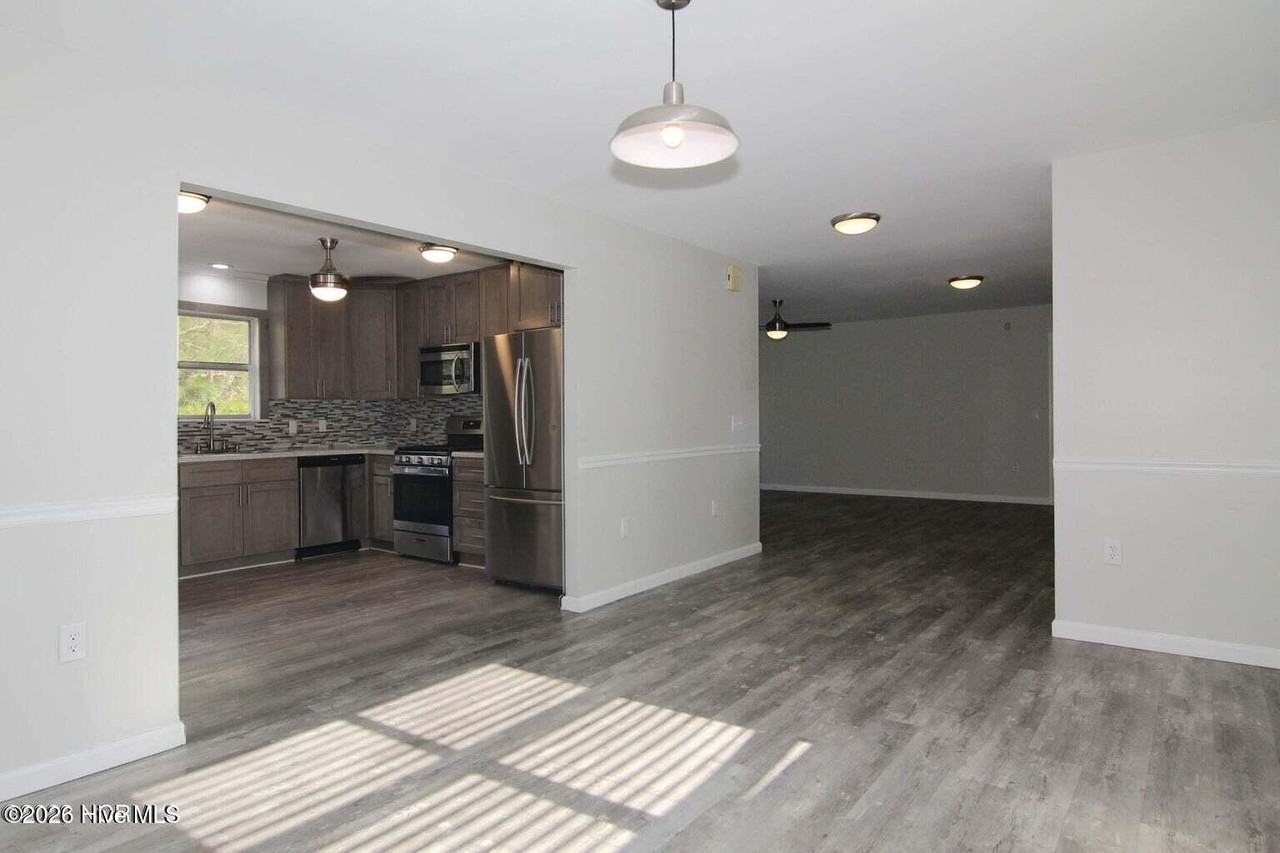 63 Jesse Lee Ln - Photo 4 of 10