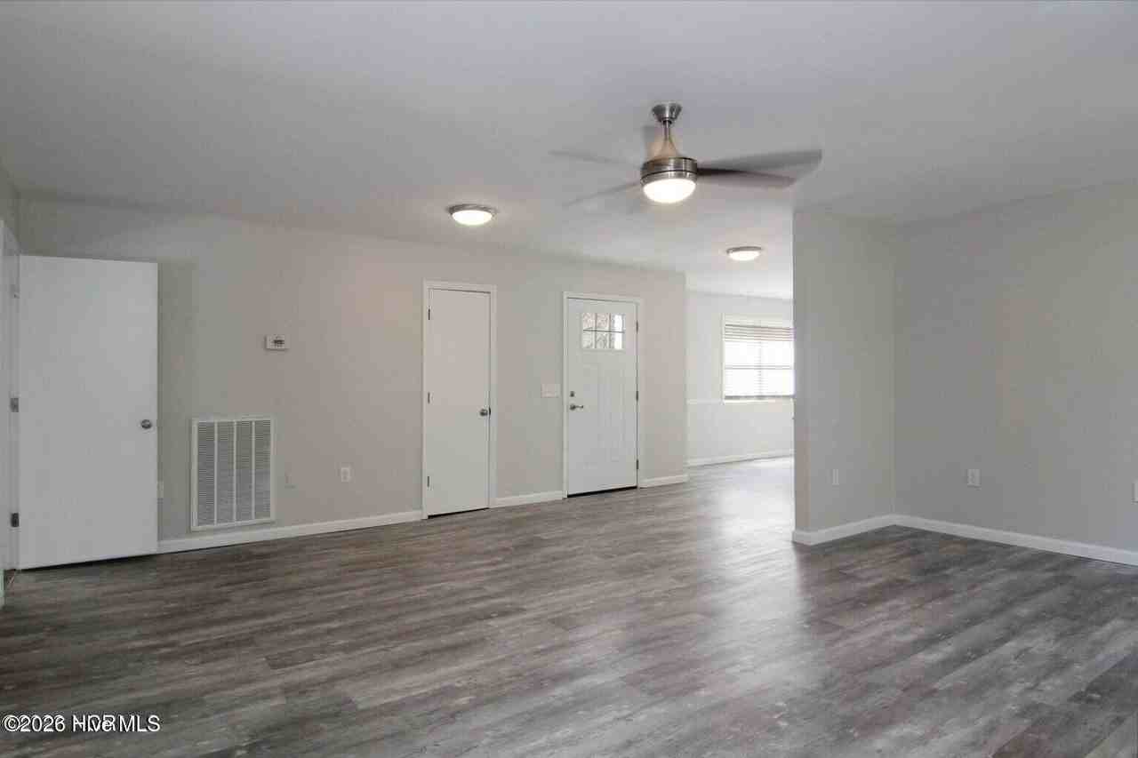 63 Jesse Lee Ln - Photo 6 of 10