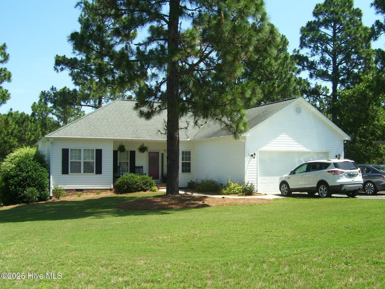 183 Bellhaven Dr - Photo 2 of 39