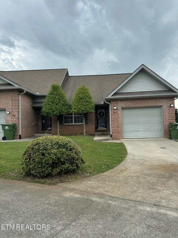 1007 Huntington Pl