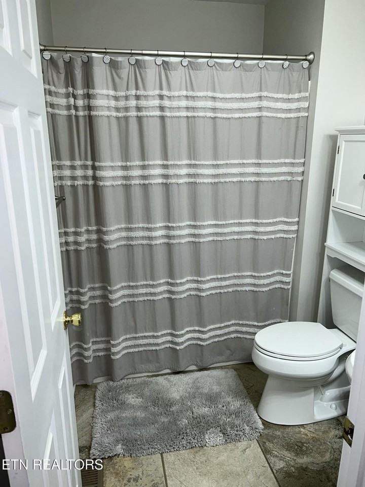 1007 Huntington Pl - Photo 5 of 6