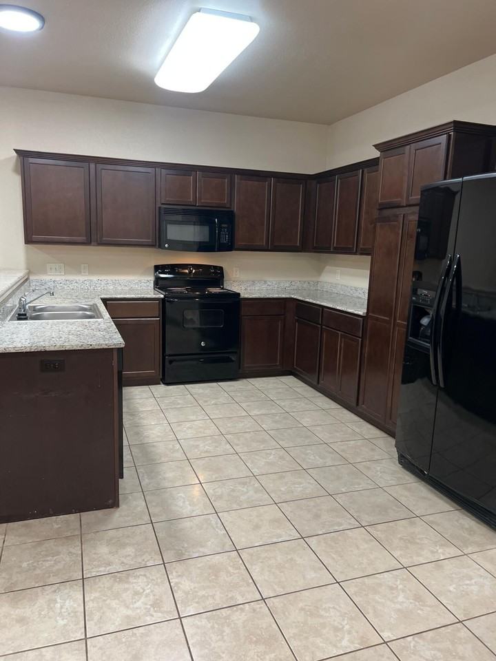 3204 112th St - Photo 4 of 13
