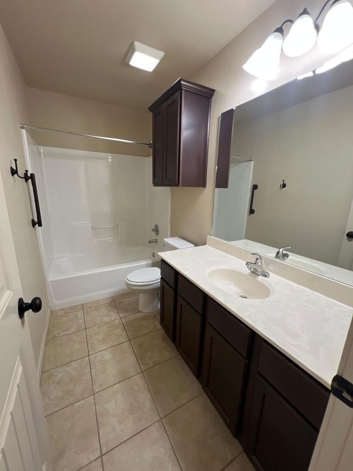 3204 112th St - Photo 6 of 13