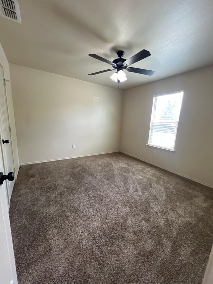3204 112th St - Photo 7 of 13