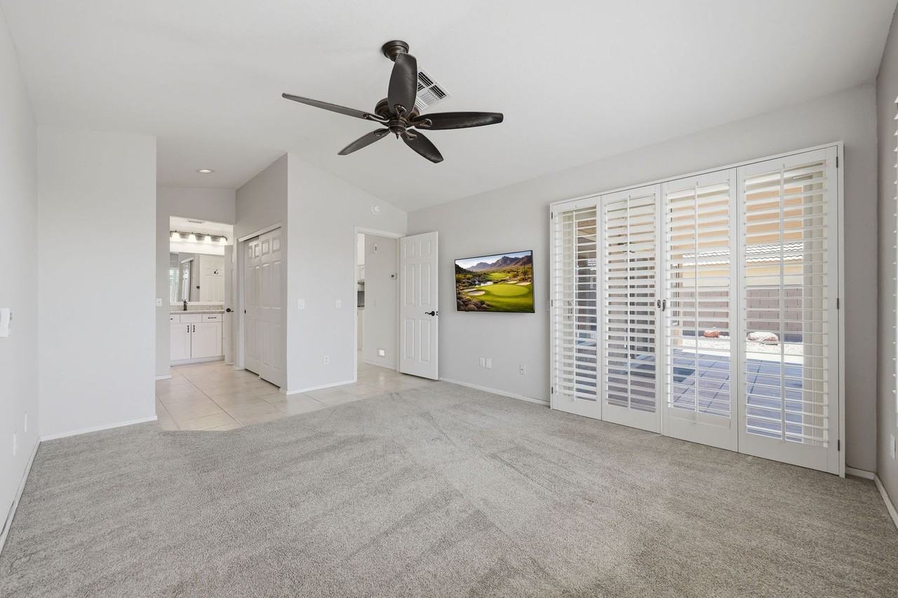 15089 W Fairmount Ave - Photo 6 of 39