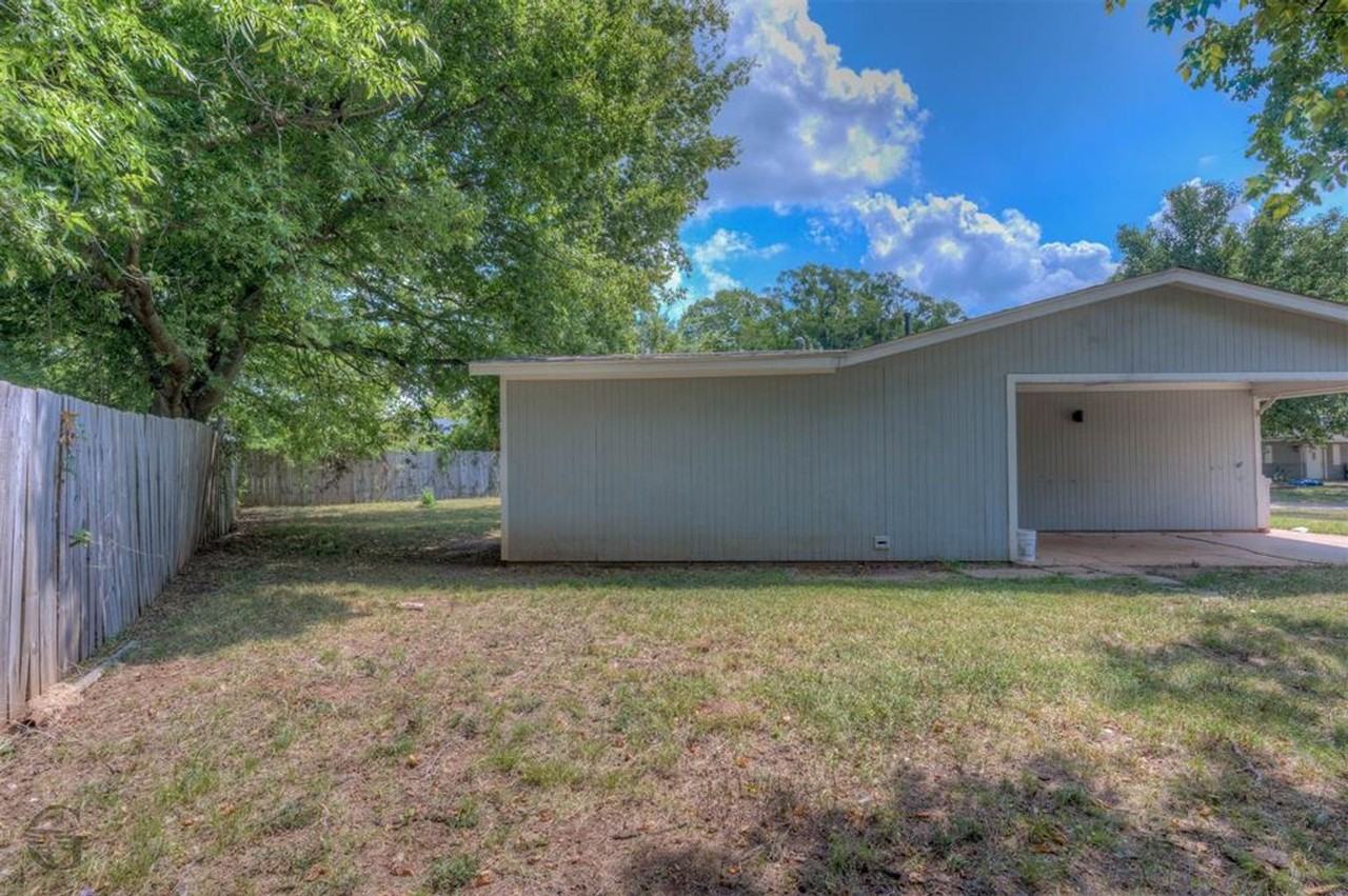 2804 Hood Dr - Photo 2 of 10