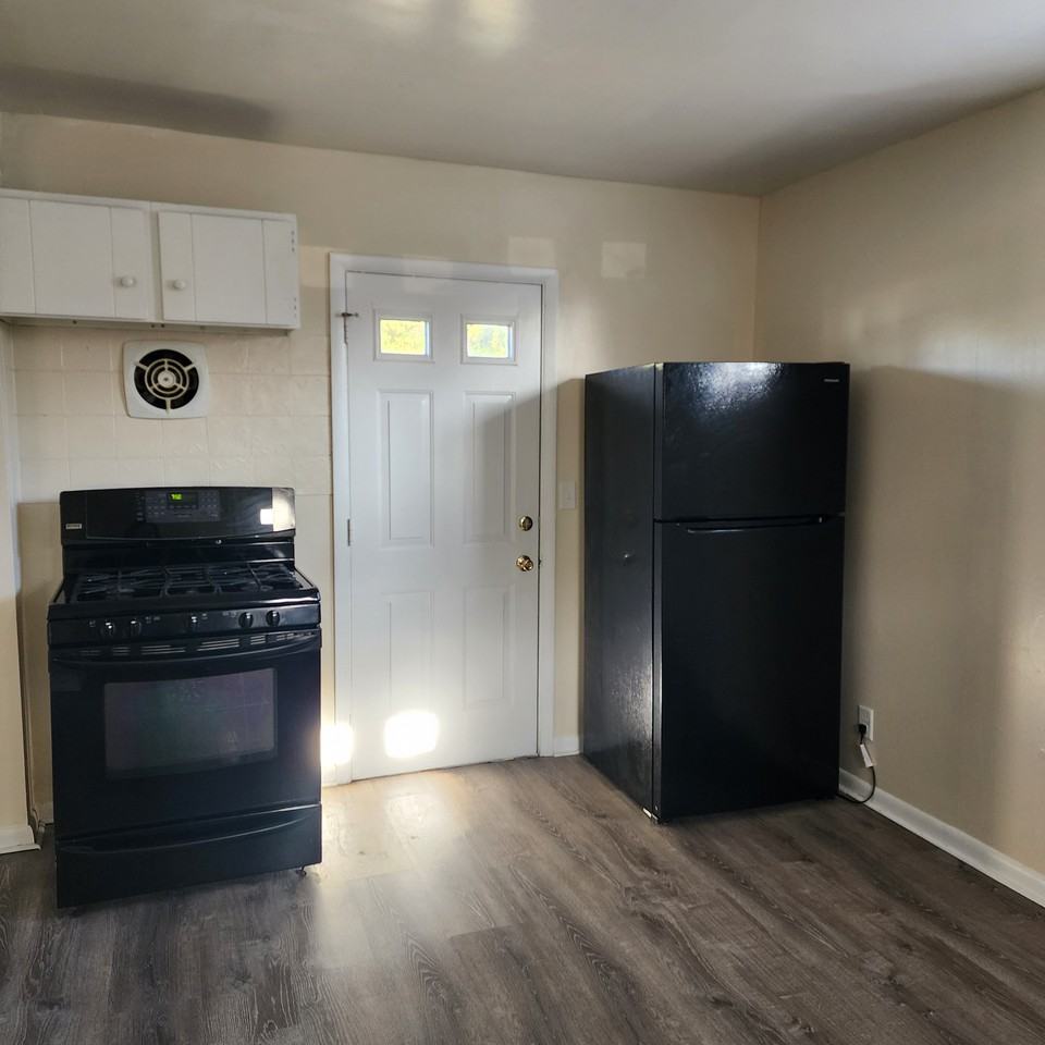 103 Weber St #1 - Photo 7 of 26