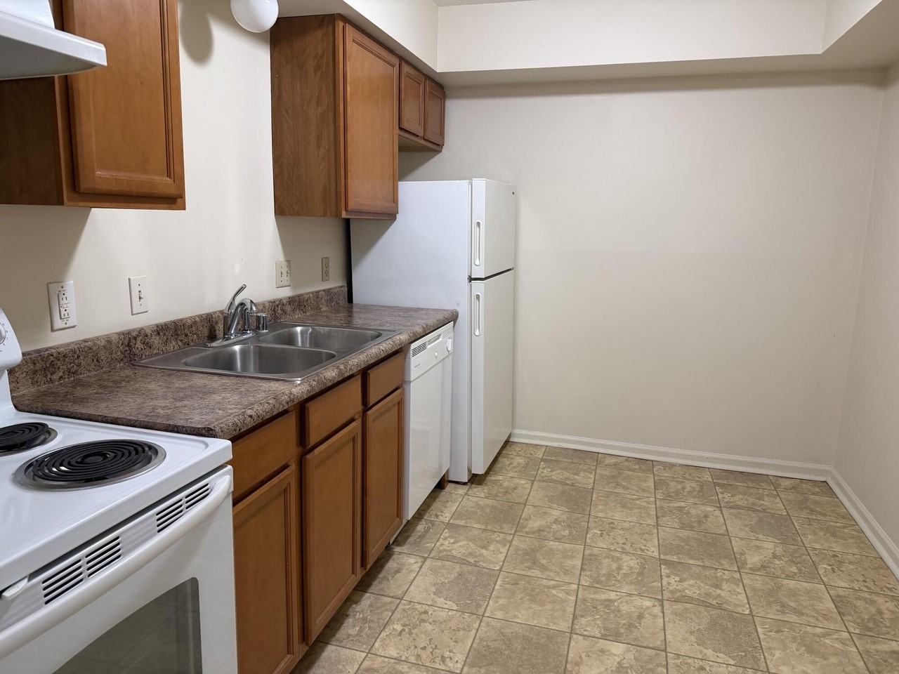 329 Churchill Dr #3 - Photo 5 of 9