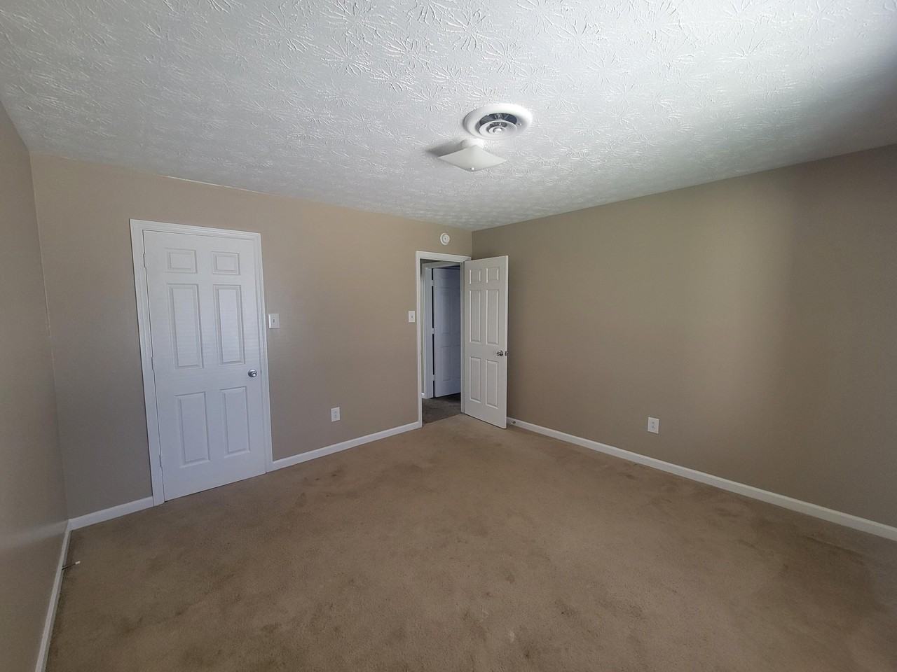 3441 Royal Wood Rd #A - Photo 7 of 9