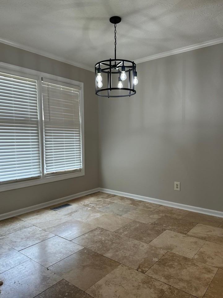 3505 Lakeside Ct - Photo 4 of 45