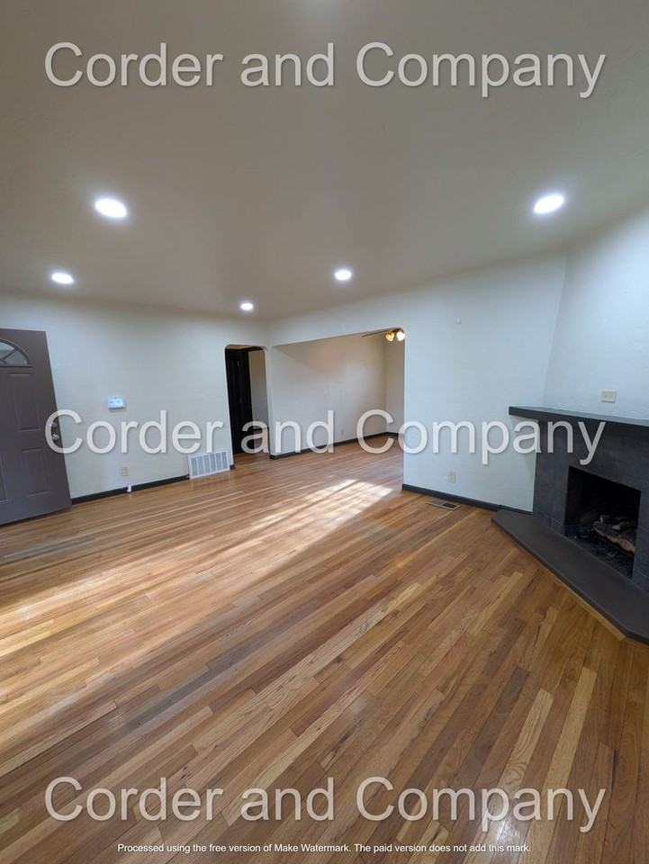 302 Valencia Dr Ne - Photo 6 of 24