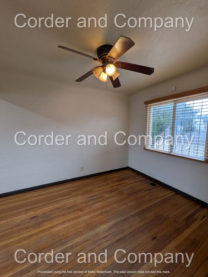 302 Valencia Dr Ne - Photo 7 of 24