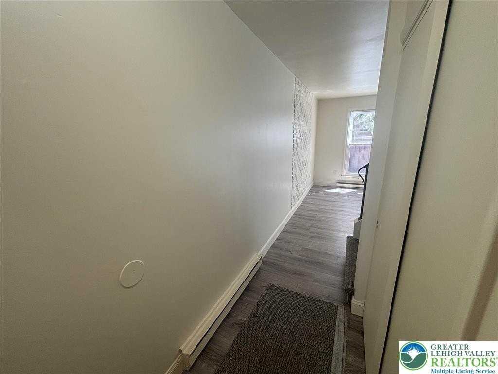 5 Stonewood Pl - Photo 3 of 22