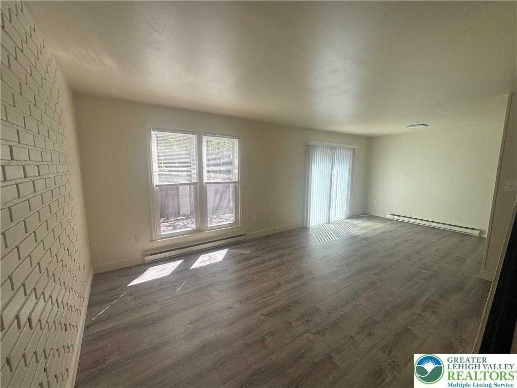 5 Stonewood Pl - Photo 5 of 22