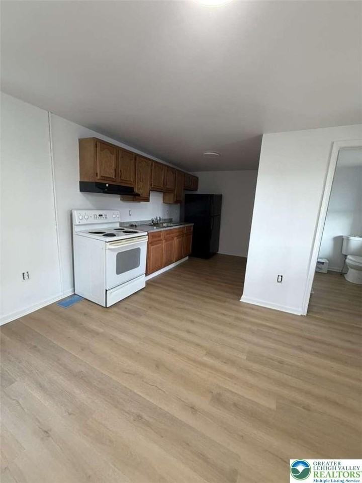 503 Dock St #B - Photo 4 of 12