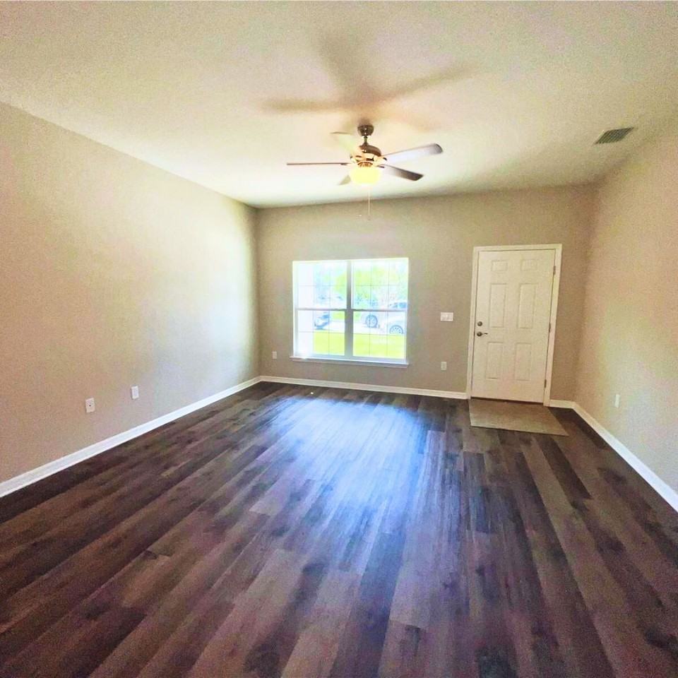 1335 W Walnut St #1 - Photo 3 of 9