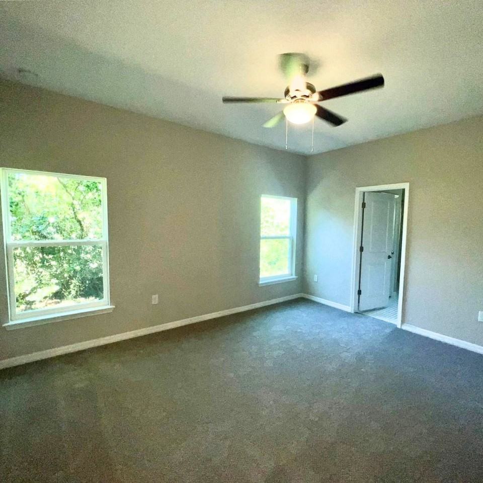 1335 W Walnut St #1 - Photo 6 of 9