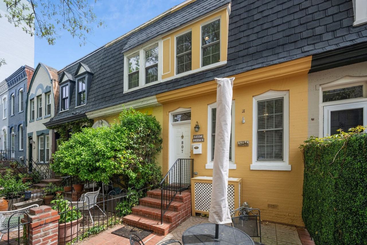 807 25th St Nw ##Nw - Photo 3 of 15