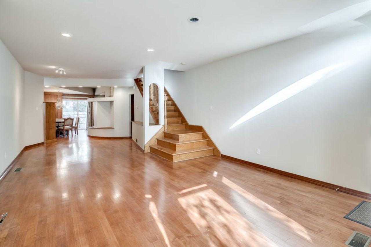 2219 Bainbridge St - Photo 2 of 19