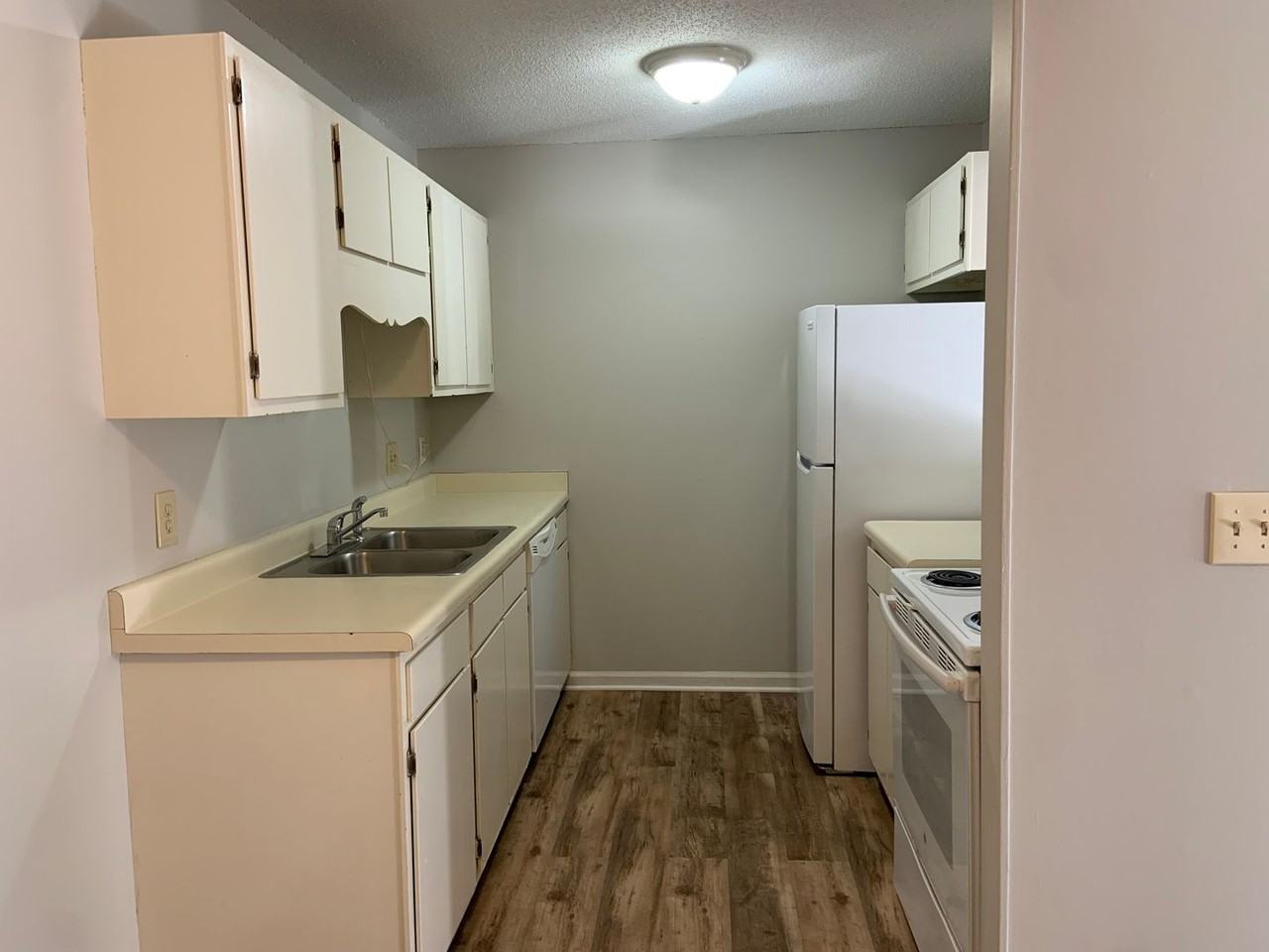 5655 Hornaday Rd - Photo 4 of 9