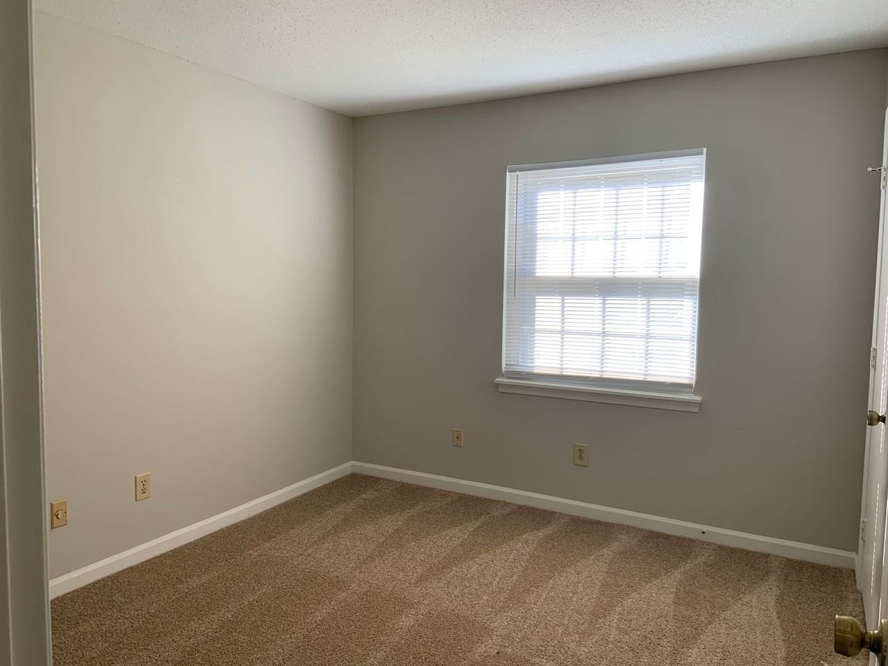 5655 Hornaday Rd - Photo 6 of 9