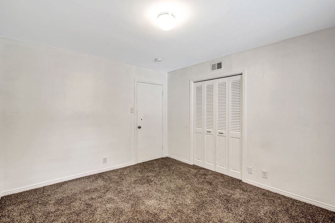 1007 Newberry Dr - Photo 5 of 30