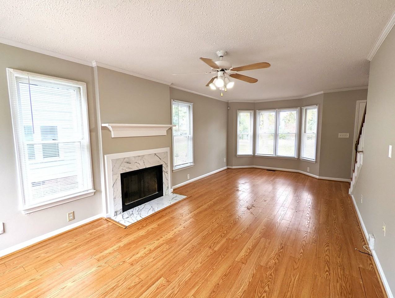 4940 Harbour Towne Dr - Photo 2 of 12