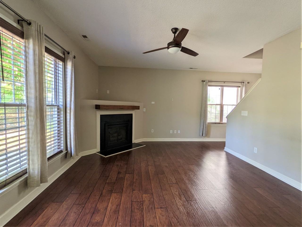 1949 Shadow Glen Dr - Photo 3 of 18