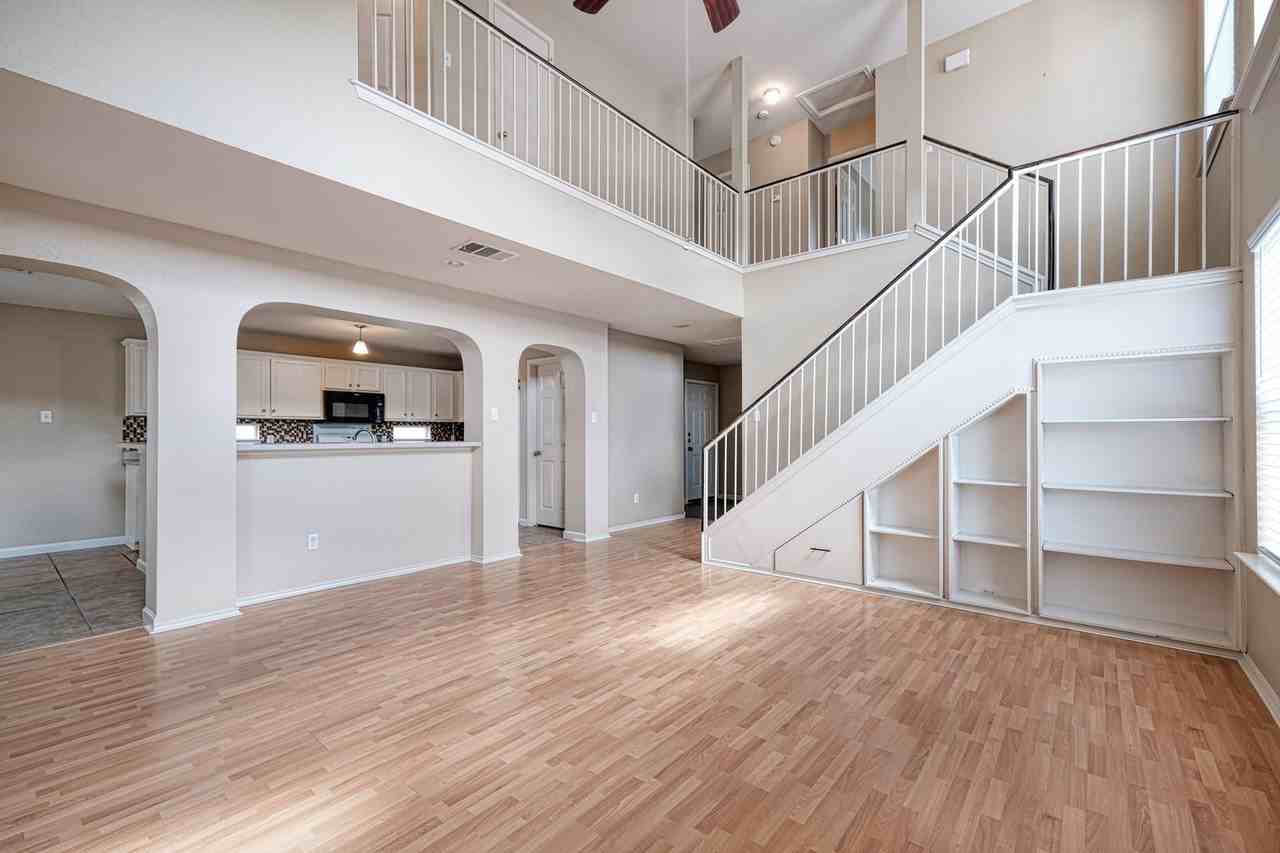 205 Polk - Photo 5 of 22