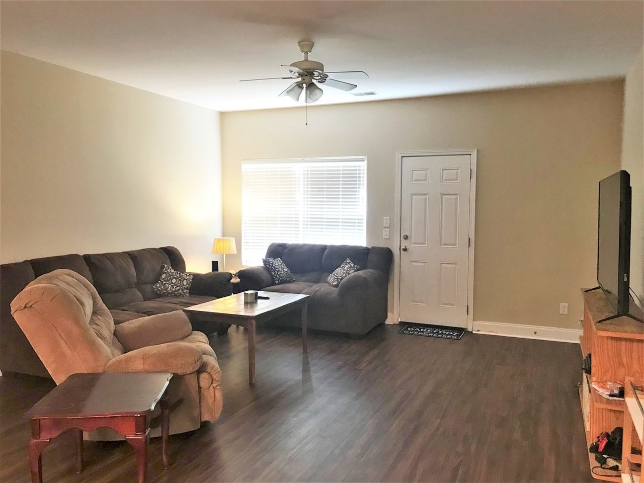 143 Bull Bay Dr - Photo 2 of 8