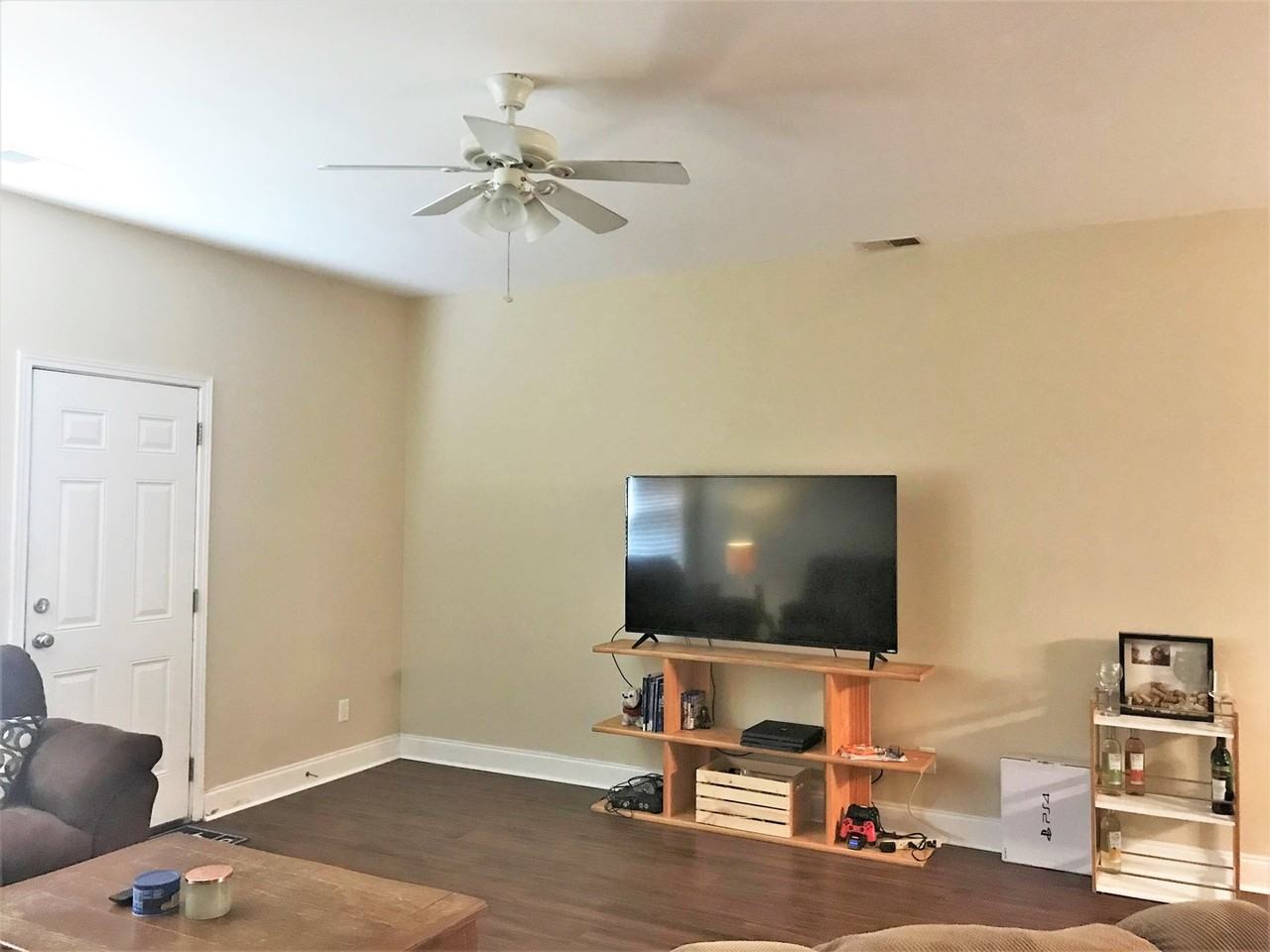 143 Bull Bay Dr - Photo 3 of 8