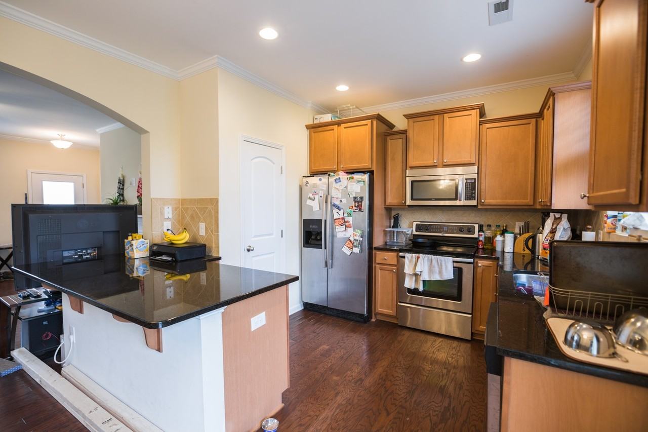 106 Mt Evans Dr - Photo 2 of 17