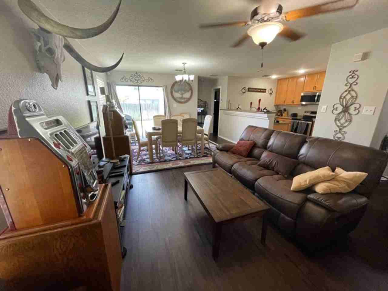10210 Dixon Wood - Photo 3 of 18