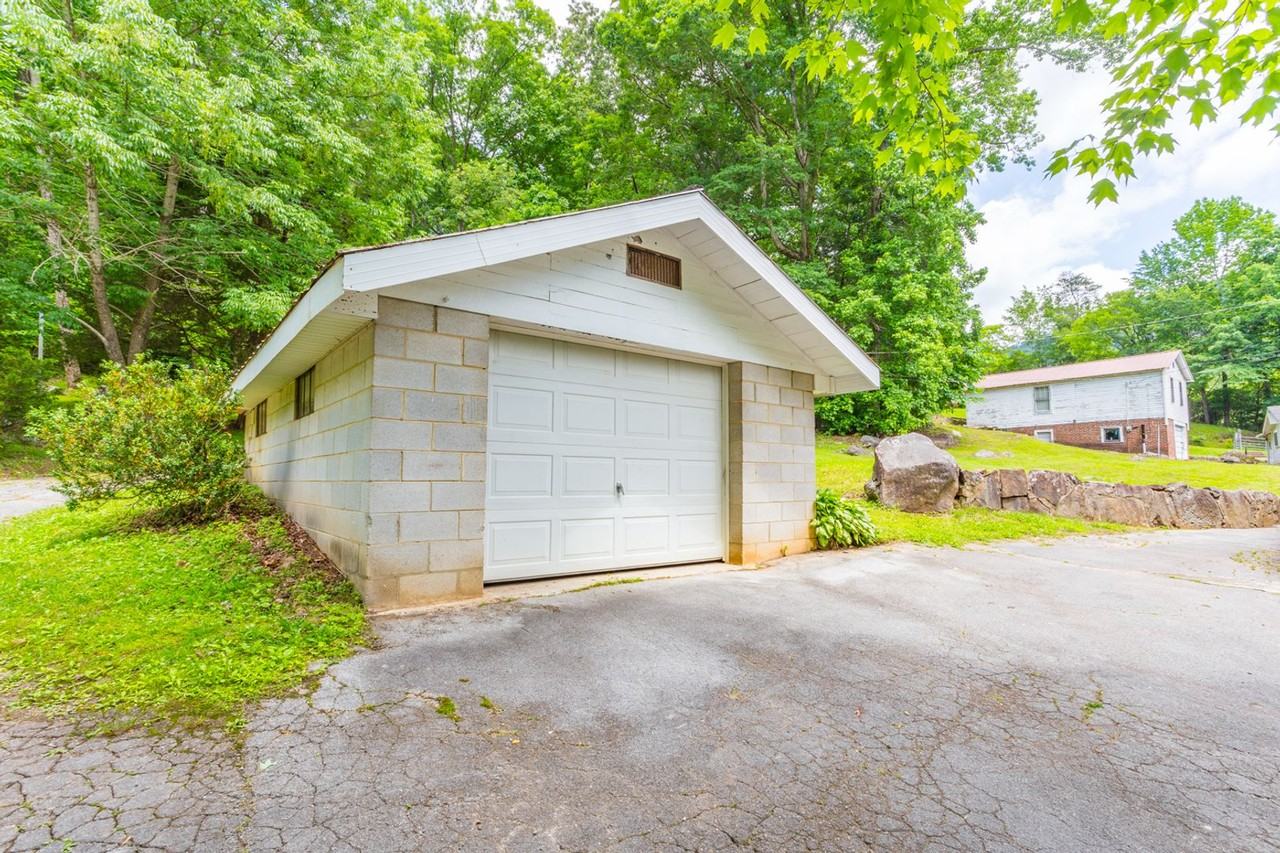21959 River Canyon Rd - Photo 4 of 27