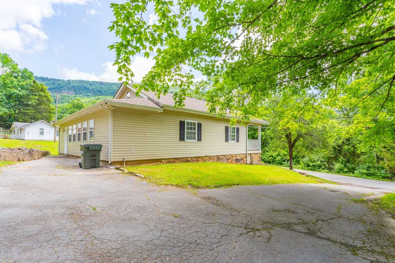 21959 River Canyon Rd - Photo 5 of 27