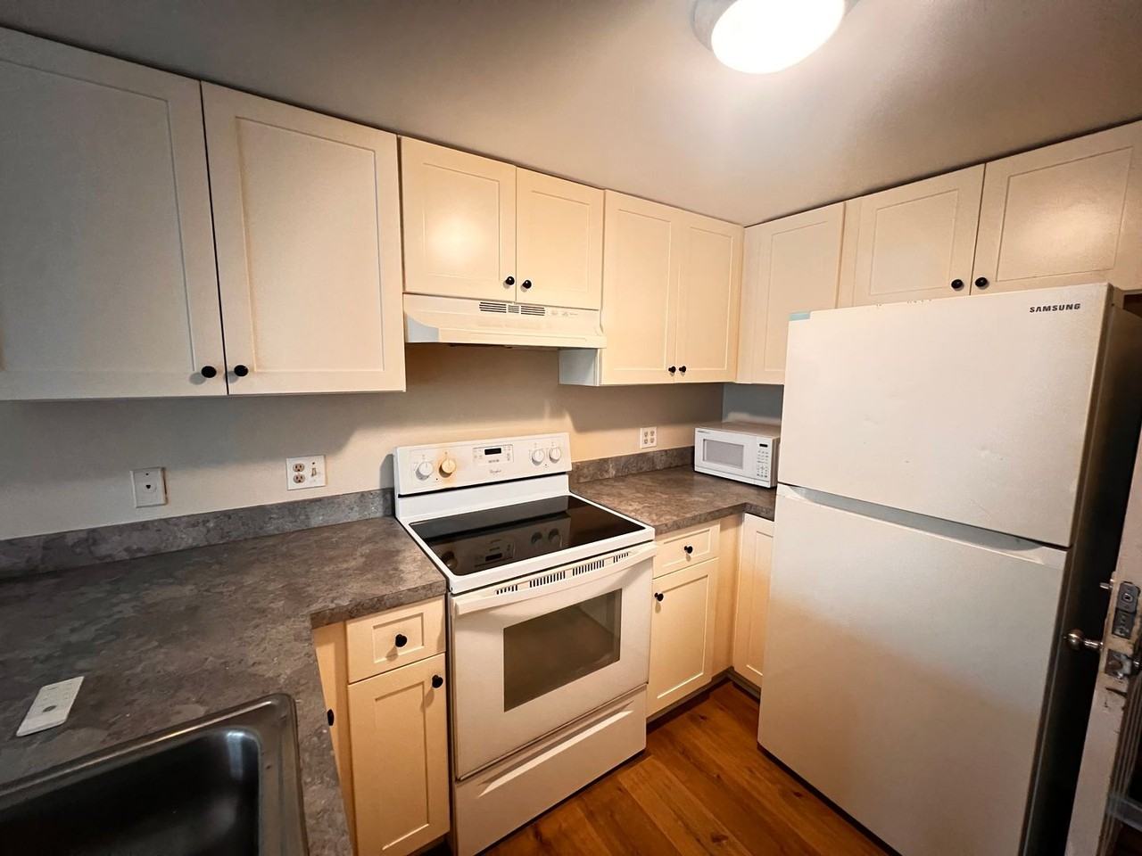 6850 Blue Heron Blvd - Photo 4 of 15
