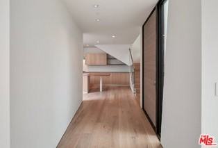 3104 7th St - Photo 3 of 8