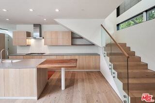 3104 7th St - Photo 5 of 8