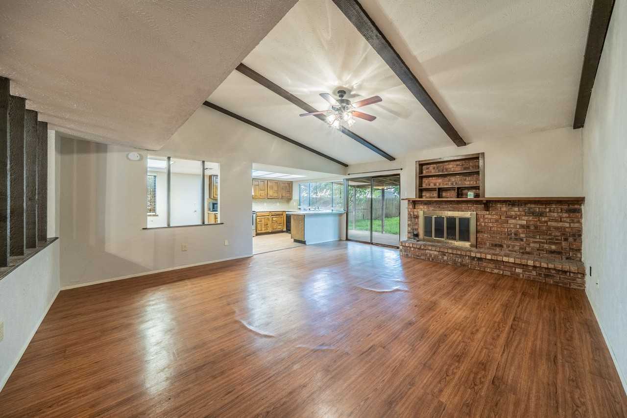 4017 Dogwood Ln - Photo 4 of 25