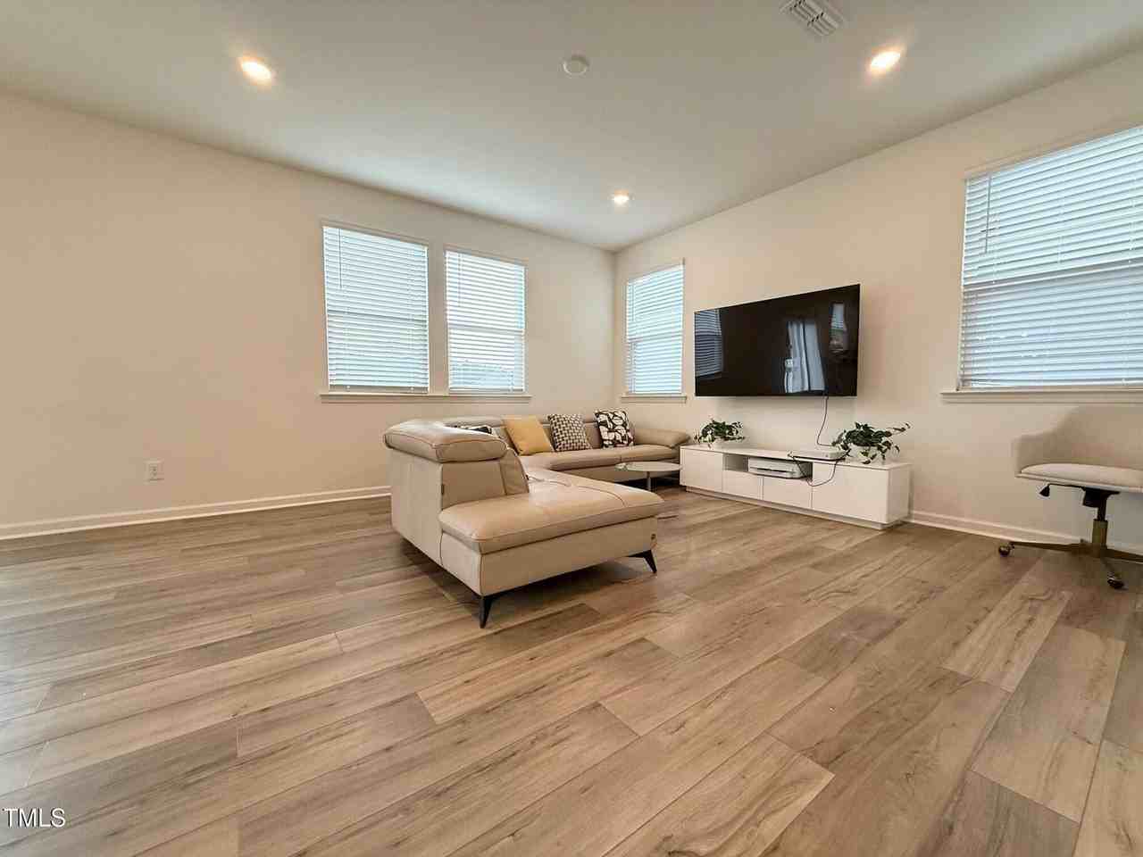 177 Shadowdale Ln - Photo 3 of 27