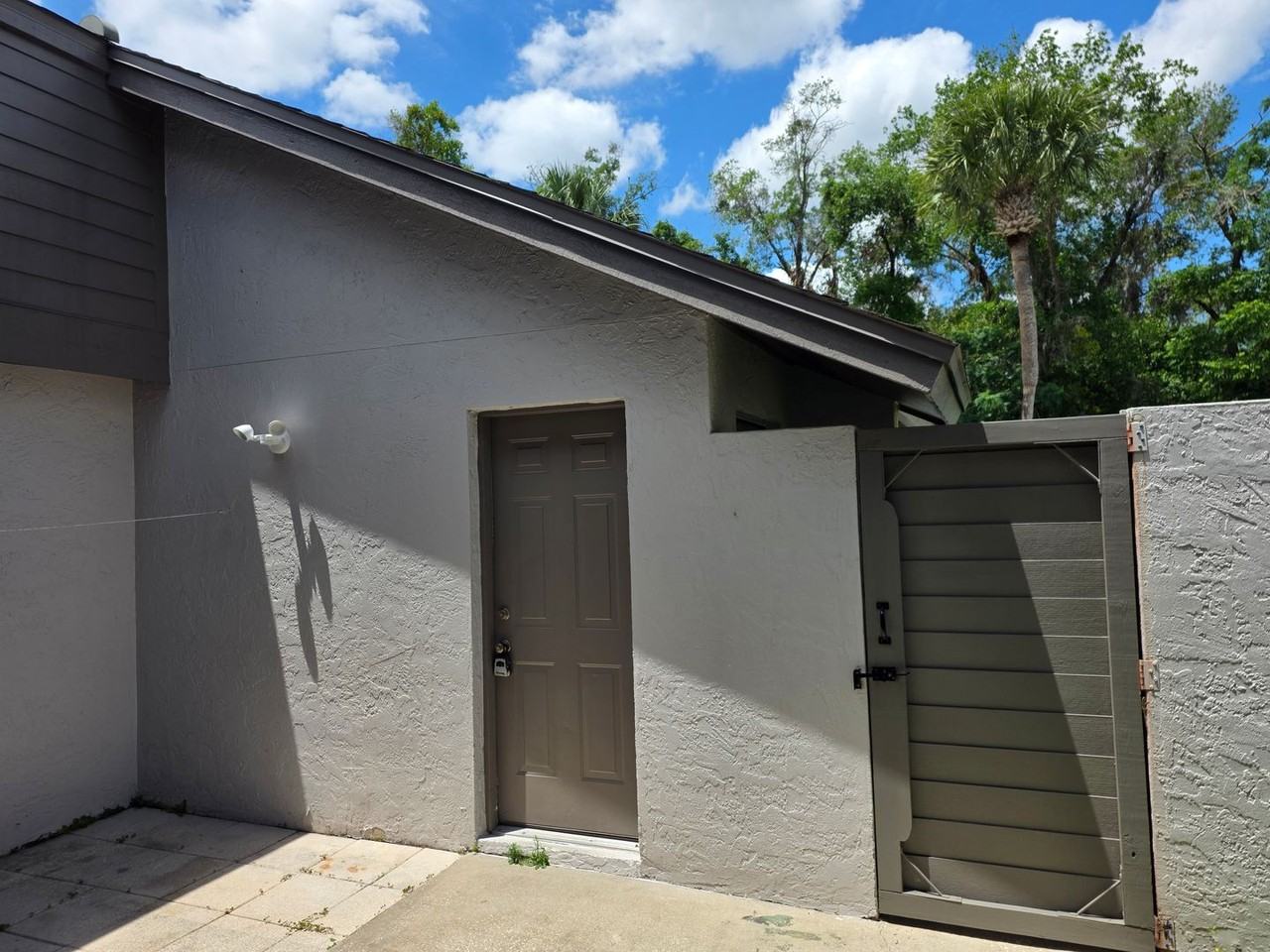 162 Olive Tree Cir - Photo 3 of 47