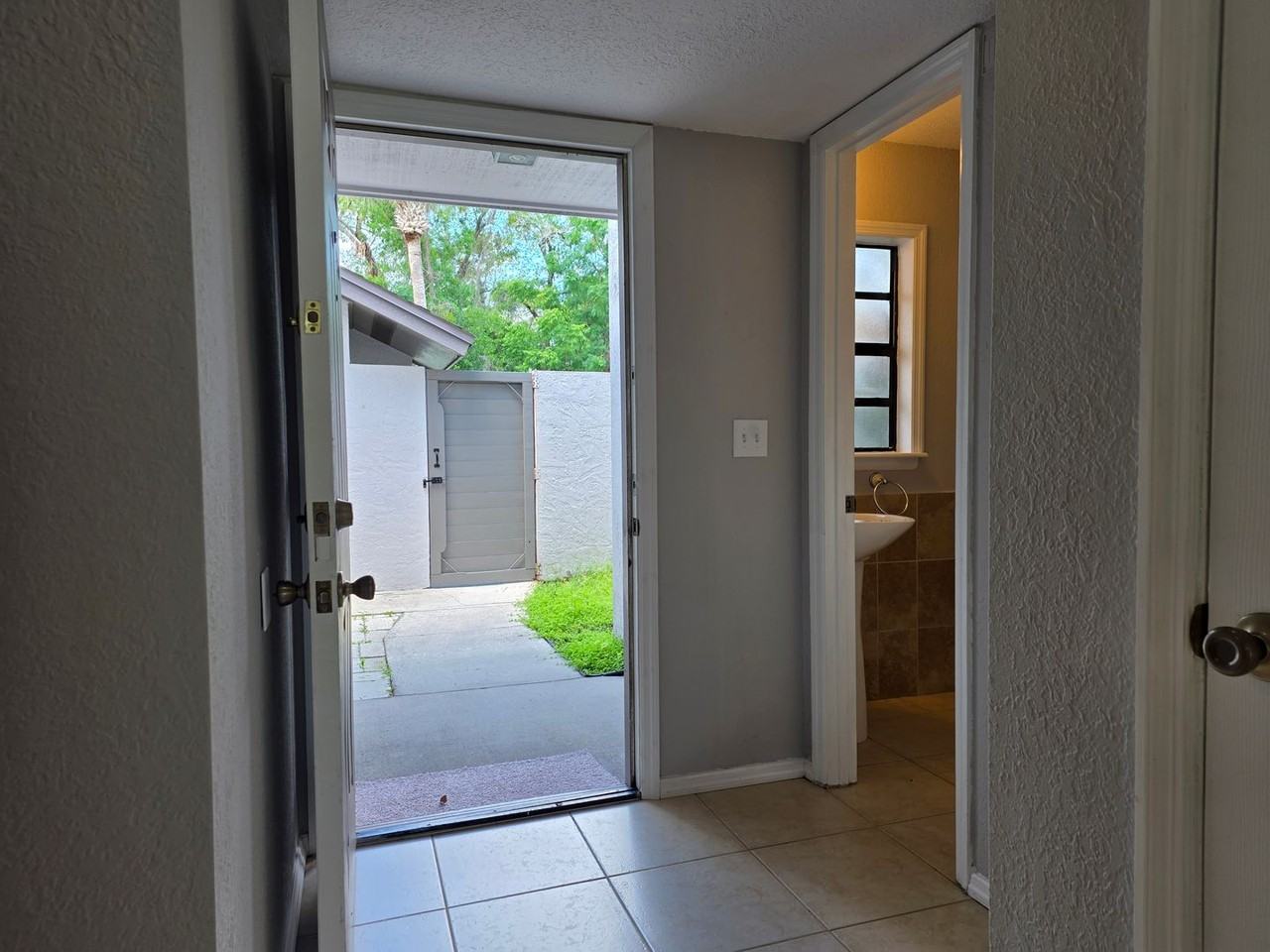 162 Olive Tree Cir - Photo 7 of 47