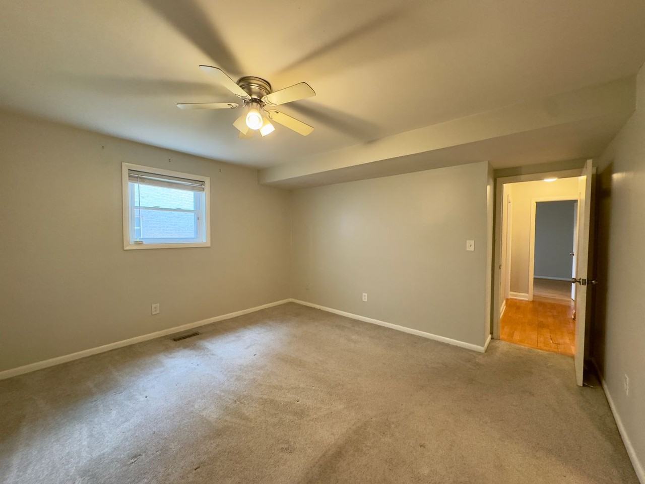 11 Warren Lodge Ct #B - Photo 6 of 20