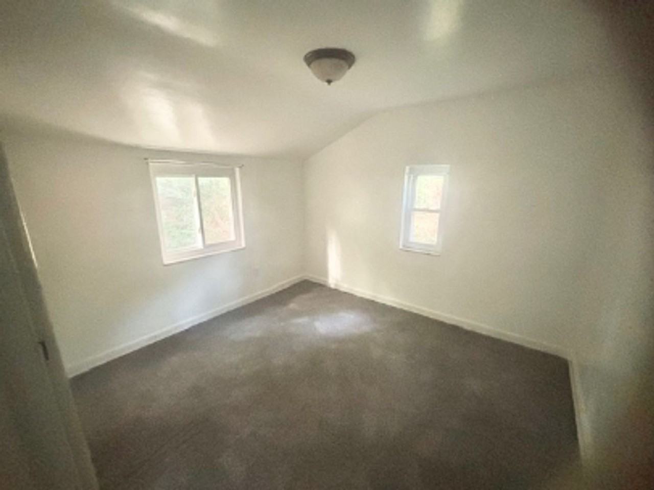 2020 Lindsay Rd - Photo 2 of 7